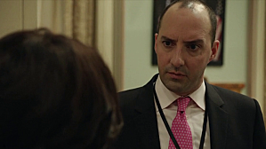 Critiques Séries : Veep. Saison 2. Episode 6. Andrew. vlcsnap-2013-05-20-13h56m53s199.png