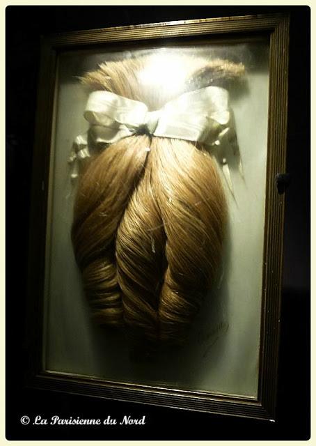 Cheveux chéris, frivolités et trophées @ Musée du Quai Branly