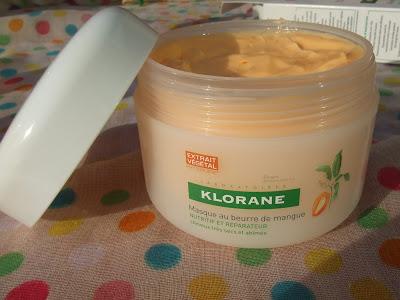 Gamme au beurre de mangue de chez Klorane, parfaite pour mes cheveux secs. Gamme au beurre de mangue de chez Klorane, parfaite pour mes cheveux secs.