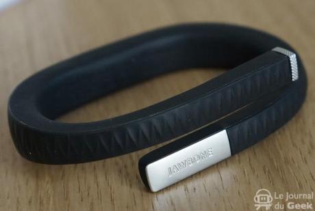 Top 5 : les cadeaux connectés pour la fête des mères jawbone-up-live-01