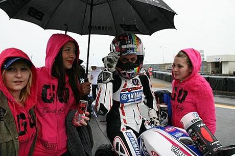 Coupe Yamaha - Ornella Go...Girl ! FSBK-2013-05-05-Ornella-sur-la-grille.jpg