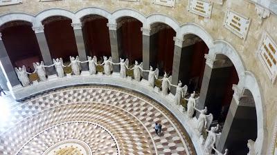 La Befreiungshalle à Kelheim commémore la victoire allemande sur Napoléon Ier. La Befreiungshalle à Kelheim commémore la victoire allemande sur Napoléon Ier.