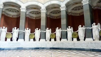 La Befreiungshalle à Kelheim commémore la victoire allemande sur Napoléon Ier. La Befreiungshalle à Kelheim commémore la victoire allemande sur Napoléon Ier.