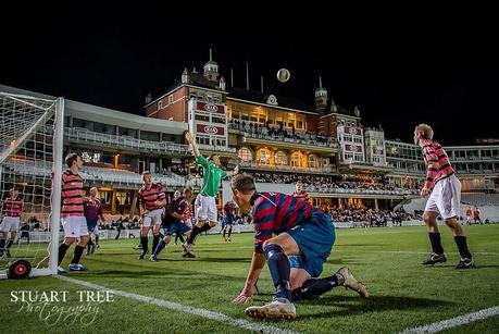 Les 10 plus belles photos de football anglais 2012/2013 Copyright : Stuart Tree - We are so photo.com
