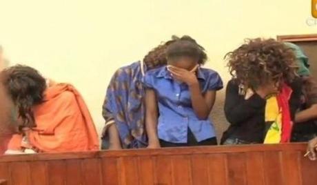 11 FEMMES ARRETEES EN AFRIQUE APRES AVOIR TOURNE UN FILM PORNOGRAPHIQUE ZOOPHILE 11 FEMMES ARRETEES EN AFRIQUE APRES AVOIR TOURNE UN FILM PORNOGRAPHIQUE ZOOPHILE
