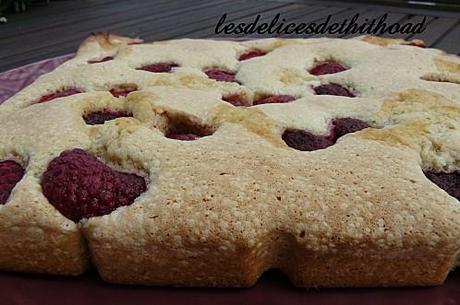 Gâteau aux framboises P1180780.JPG