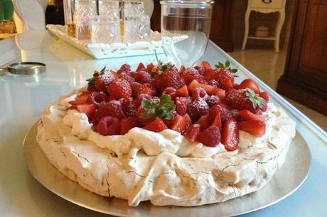 165 reb Pavlova au chocolat et aux fruits rouges