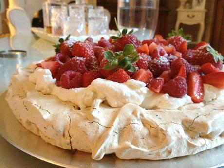 161 re Pavlova au chocolat et aux fruits rouges