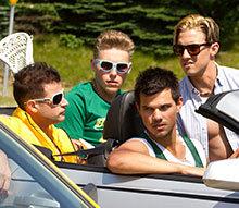 Taylor Lautner dans 'Grown Ups 2 ' : Images Taylor Lautner dans 'Grown Ups 2 ' : Images