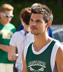 Taylor Lautner dans 'Grown Ups 2 ' : Images Taylor Lautner dans 'Grown Ups 2 ' : Images