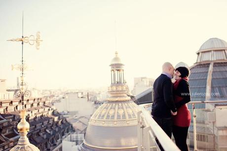Yara & Christopher : séance photos de couple, sur les toits de Paris (75) Yara & Christopher : séance photos de couple, sur les toits de Paris (75)