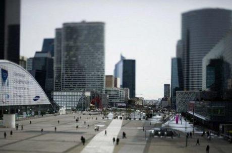 ALERTE INFO (VIGIPIRATE). Agression: un militaire poignardé à Paris La Défense L'agression s'est déroulée dans le quartier de la Défense, l'agresseur serait en fuite.