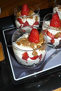 verrine de fraises au mascarpone P1100388.JPG