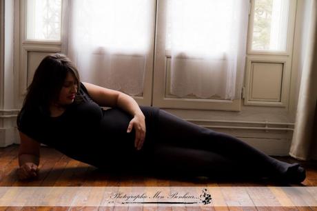 Photographe de maternité à Porte Dorée Paris 75 – Séance grossesse à domicile & Studio photo mobile