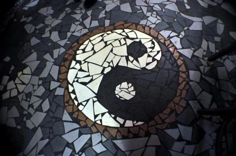 Monkey Eyes (147) Yin Yang Mosaïque