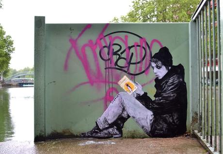 Le street art de Levalet ob_dc4a052f5c5e606de21be07cdd463ae5_l-etranger-1