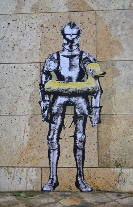 Le street art de Levalet ob_886ed346403c0e73f7b132525924344d_maitre-nageur
