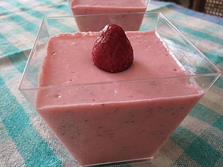 Panna cotta légère aux fraises 9-3185.JPG