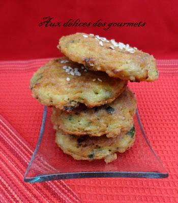 GALETTE DE POIS CHICHES AU SÉSAME GALETTE DE POIS CHICHES AU SÉSAME
