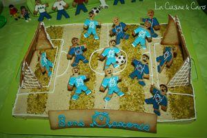 Football Party gateau_anniversaire_terrain_foot_dessus