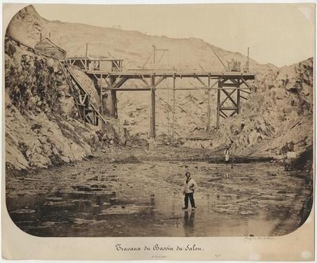 Travaux du bassin du Salou,  atelier photographique de l’arsenal  de Brest, 4 juin 1863, épreuve  sur papier albuminé, 25,7 x 33,7 cm.  © musée national de la Marine/S. Dondain