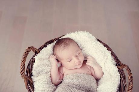 Violette : séance photos de bébé, Massy (91) Violette : séance photos de bébé, Massy (91)