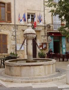 3ampusfontaine83ab1 L’eau dans le village