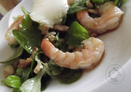 Salade aux crevettes, noix et sauce soja salade crevette noix (3)