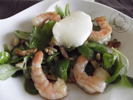 Salade aux crevettes, noix et sauce soja salade crevette noix (1)
