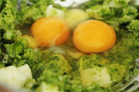 Galettes de chou fleur, brocoli et noix de coco {Recette Paléo/Primal} oeuf pour galette chou