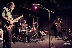 Uneven Eleven aux Ateliers Claus, Bruxelles, le 30 mai 2013 983604_660646773949368_1765610381_n.jpg