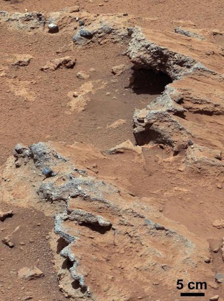 Anciens lits de rivière sur Mars étudiés par Curiosity Ancien lit de rivière sur Mars