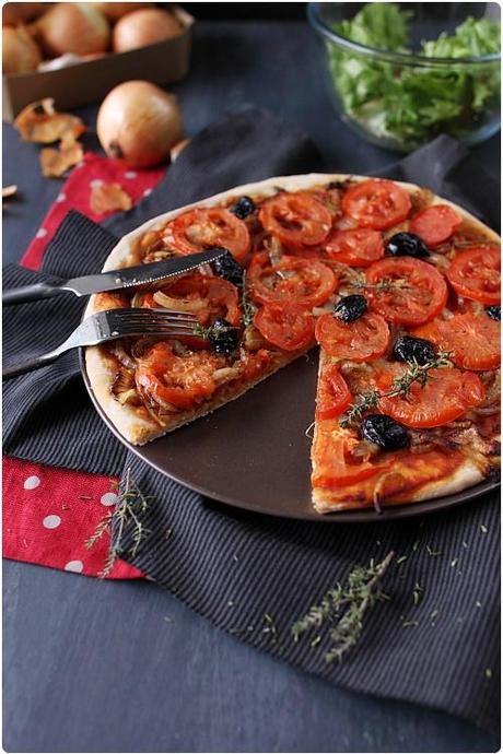 Tarte aux oignons et à la tomate Tarte aux oignons et à la tomate