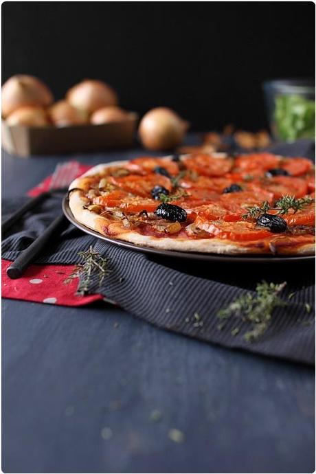 Tarte aux oignons et à la tomate Tarte aux oignons et à la tomate