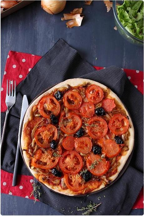 Tarte aux oignons et à la tomate Tarte aux oignons et à la tomate