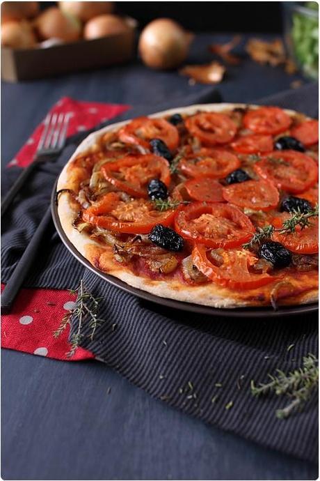 Tarte aux oignons et à la tomate Tarte aux oignons et à la tomate