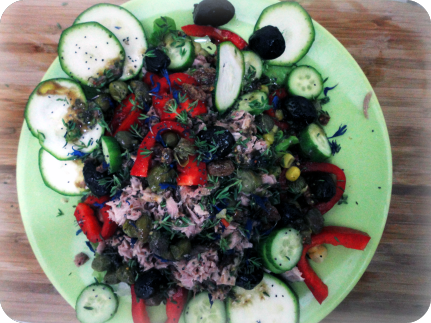 Cuisine en fête !! Restaurations et salade composée salade bleue mélangée
