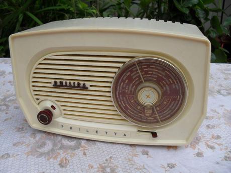 SDC10537 Test Express   Philips : Radio Vintage Mini DAB+