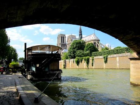 Clapotis...Sous les ponts de Paris...!