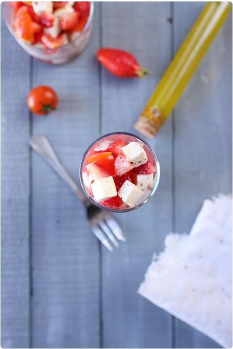 Salade de tomates, fraises et mozzarella Salade de tomates, fraises et mozzarella