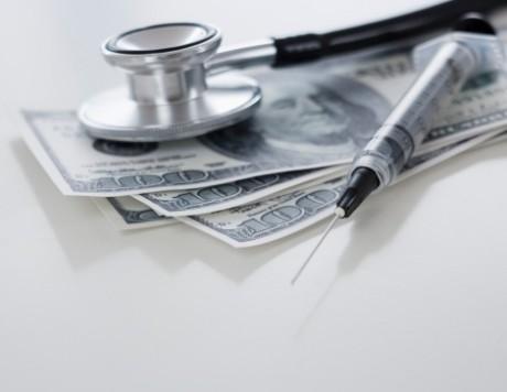 Comment choisir son chirurgien esthétique? © Tetra Images