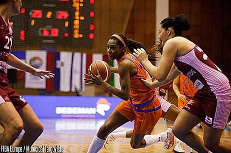 Italie : Deux arrivées à Lucca Jillian-ROBBINS--Targoviste-_fibaeurope.jpg