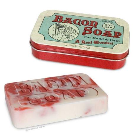 Objets bizarres autour de la charcuterie ! bacon_soap
