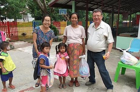 12 juin 2013. Remise de cadeaux à l’école Tao Lek DSCF4936