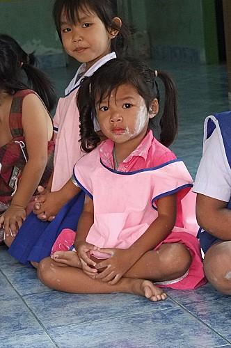 12 juin 2013. Remise de cadeaux à l’école Tao Lek DSCF4892