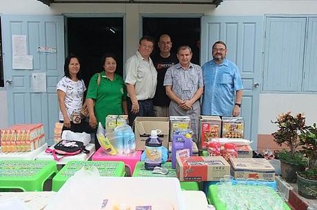 12 juin 2013. Remise de cadeaux à l’école Tao Lek DSCF4912
