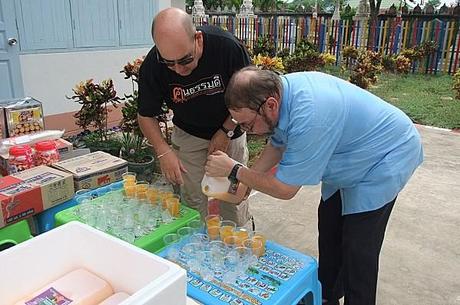12 juin 2013. Remise de cadeaux à l’école Tao Lek DSCF4914