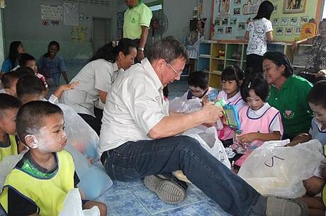 12 juin 2013. Remise de cadeaux à l’école Tao Lek DSCF4907