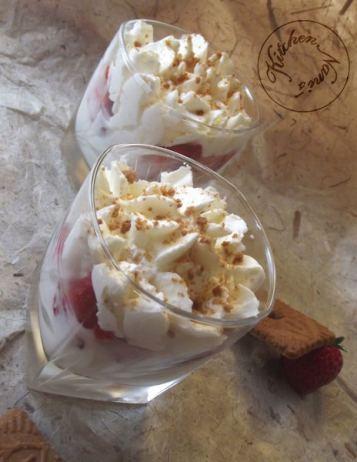 Verrines de fraises au yaourt et chantilly verrines fraises yaourt chantilly (2)