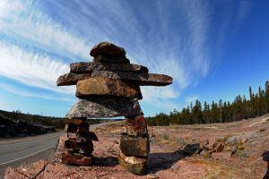 inukshuk-inuit-grand-nord-inuktitut inukshuk-inuit-grand-nord-inuktitut